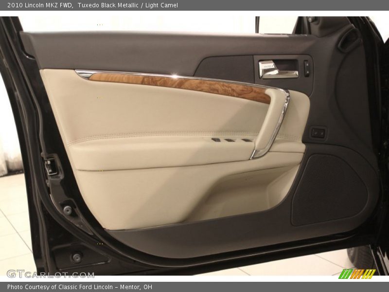 Tuxedo Black Metallic / Light Camel 2010 Lincoln MKZ FWD