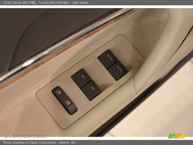 Tuxedo Black Metallic / Light Camel 2010 Lincoln MKZ FWD