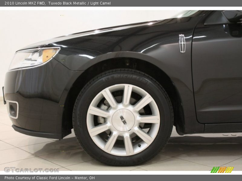 Tuxedo Black Metallic / Light Camel 2010 Lincoln MKZ FWD