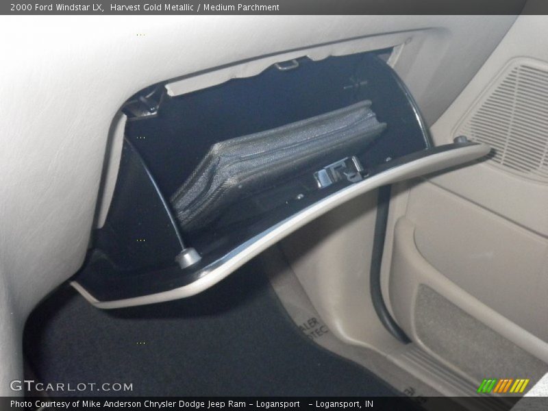 Harvest Gold Metallic / Medium Parchment 2000 Ford Windstar LX