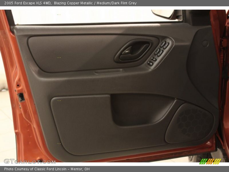 Blazing Copper Metallic / Medium/Dark Flint Grey 2005 Ford Escape XLS 4WD