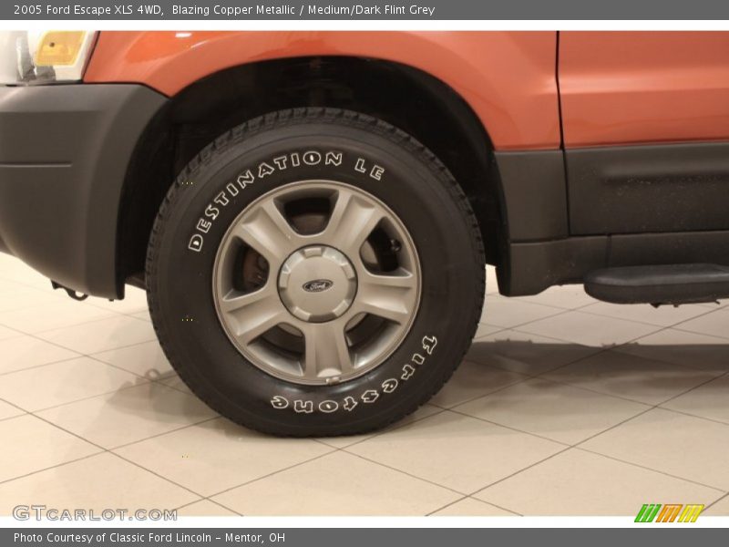 Blazing Copper Metallic / Medium/Dark Flint Grey 2005 Ford Escape XLS 4WD