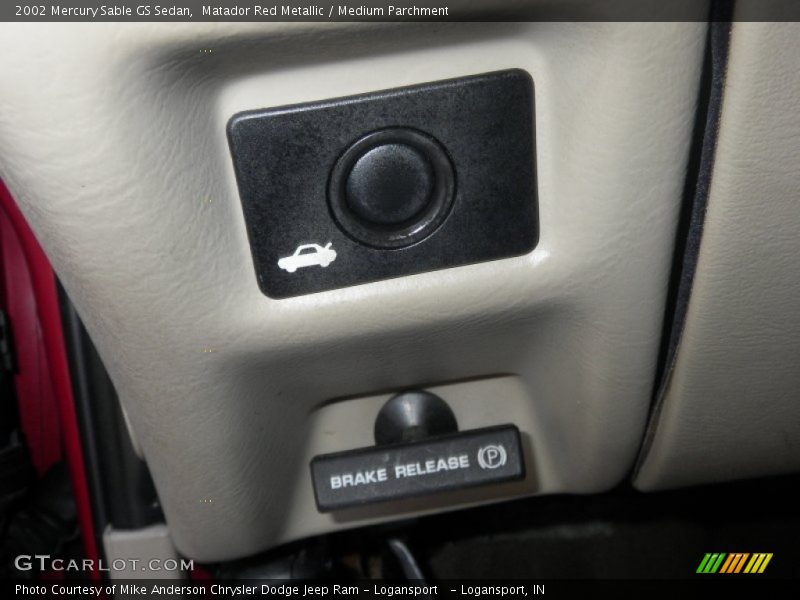 Matador Red Metallic / Medium Parchment 2002 Mercury Sable GS Sedan