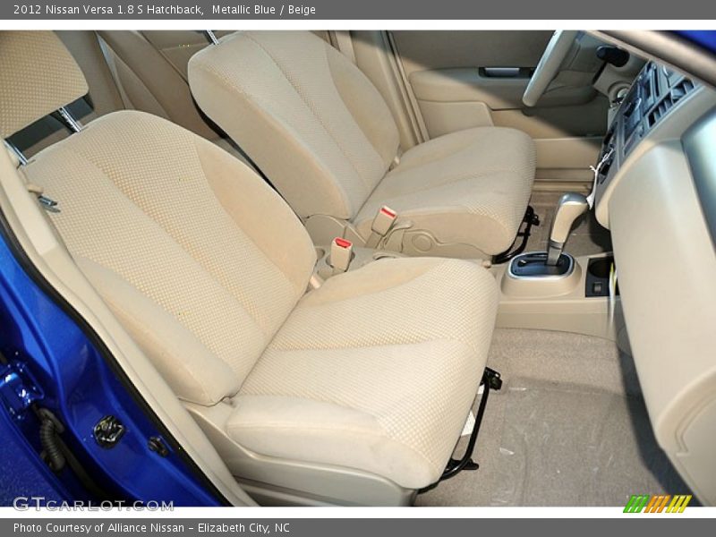  2012 Versa 1.8 S Hatchback Beige Interior