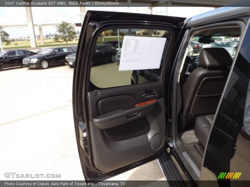 Black Raven / Ebony/Ebony 2007 Cadillac Escalade EXT AWD