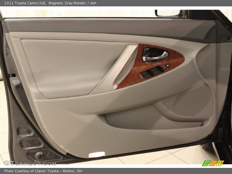 Magnetic Gray Metallic / Ash 2011 Toyota Camry XLE