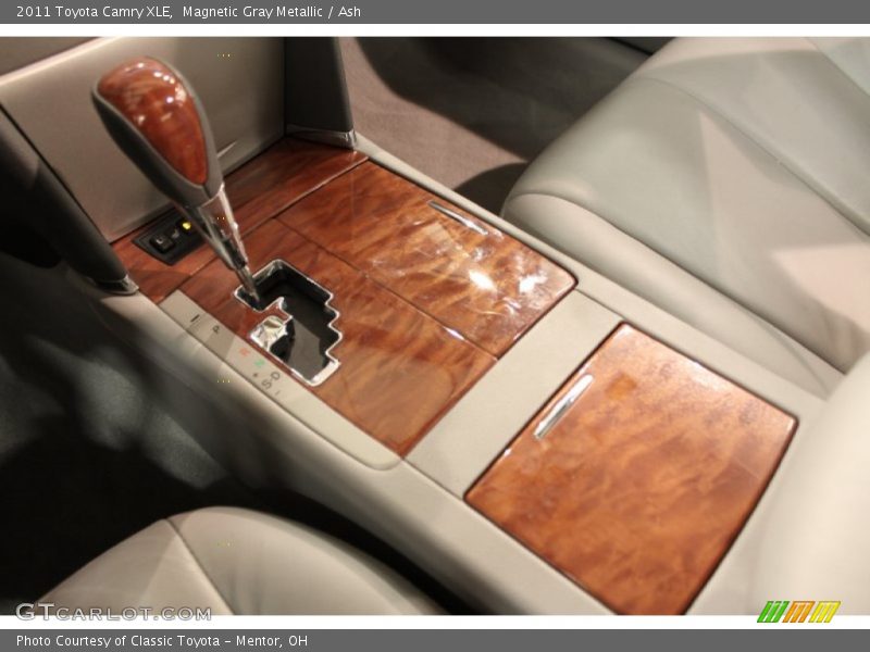 Magnetic Gray Metallic / Ash 2011 Toyota Camry XLE