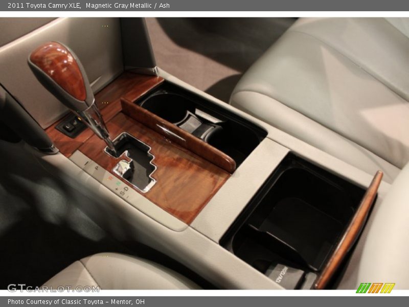 Magnetic Gray Metallic / Ash 2011 Toyota Camry XLE