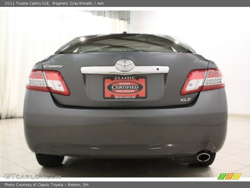 Magnetic Gray Metallic / Ash 2011 Toyota Camry XLE