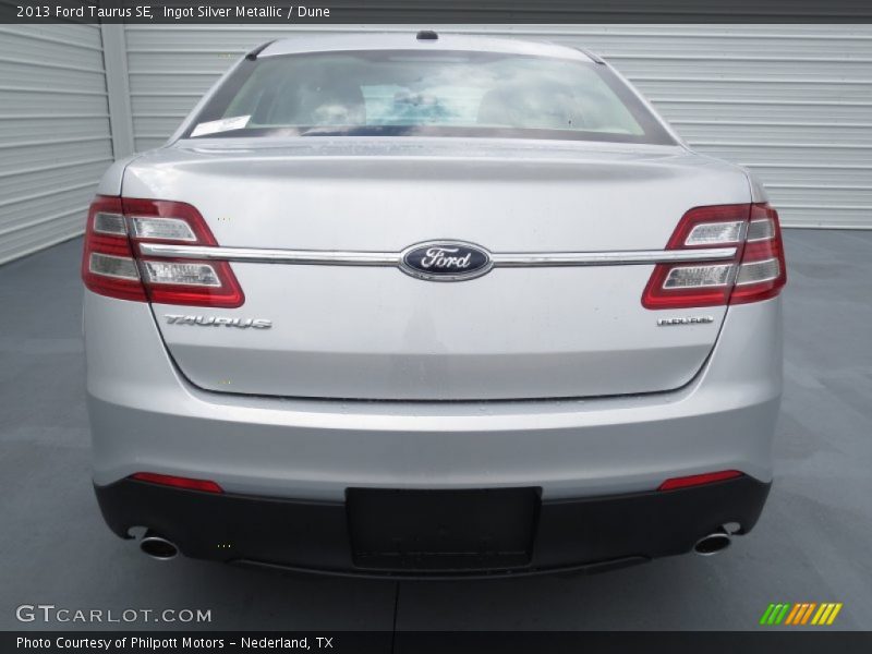 Ingot Silver Metallic / Dune 2013 Ford Taurus SE