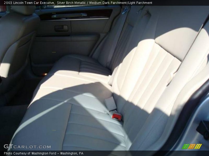 Silver Birch Metallic / Medium Dark Parchment/Light Parchment 2003 Lincoln Town Car Executive