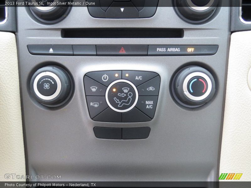Controls of 2013 Taurus SE