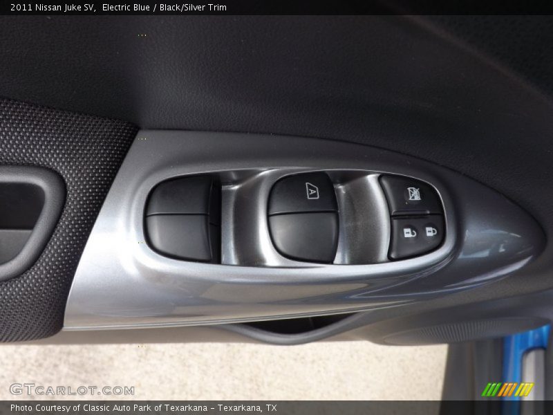 Electric Blue / Black/Silver Trim 2011 Nissan Juke SV