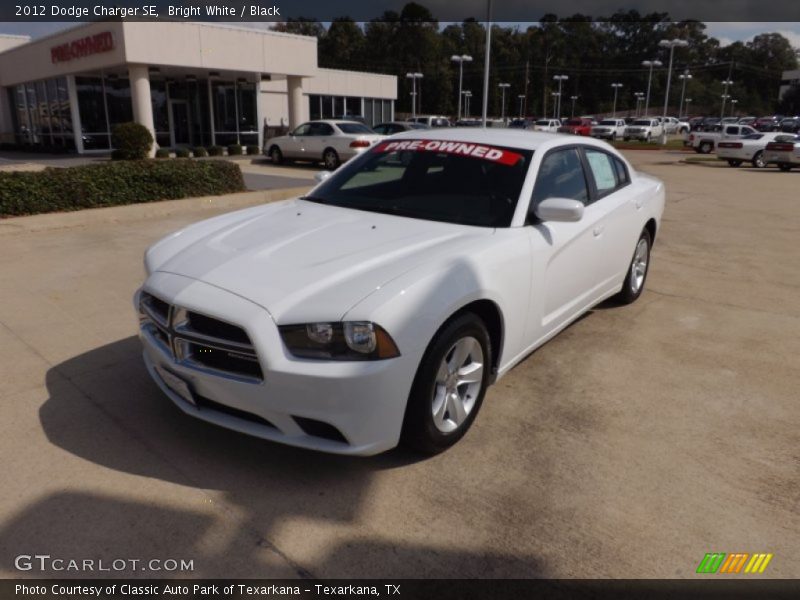 Bright White / Black 2012 Dodge Charger SE