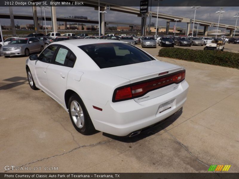 Bright White / Black 2012 Dodge Charger SE