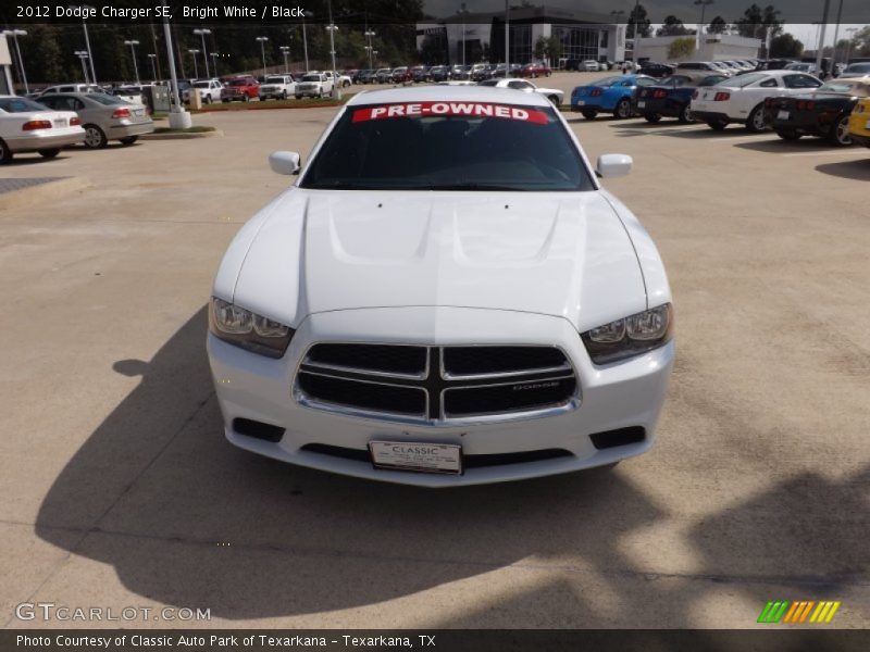 Bright White / Black 2012 Dodge Charger SE