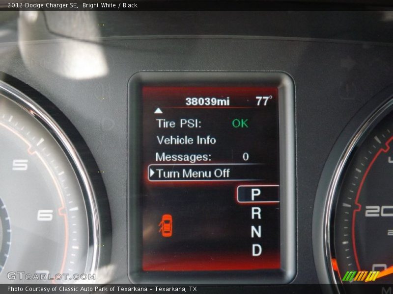 Bright White / Black 2012 Dodge Charger SE