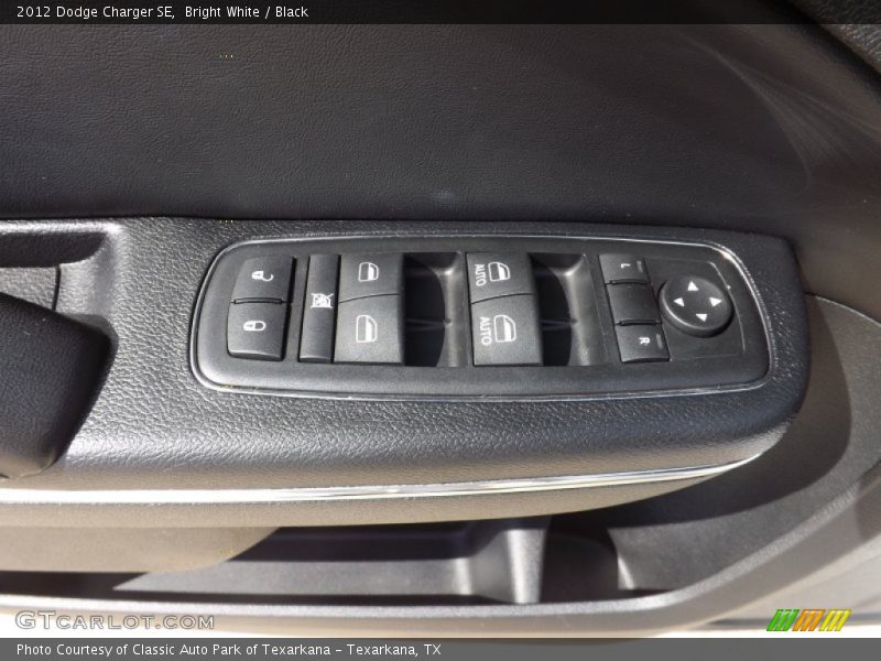 Bright White / Black 2012 Dodge Charger SE