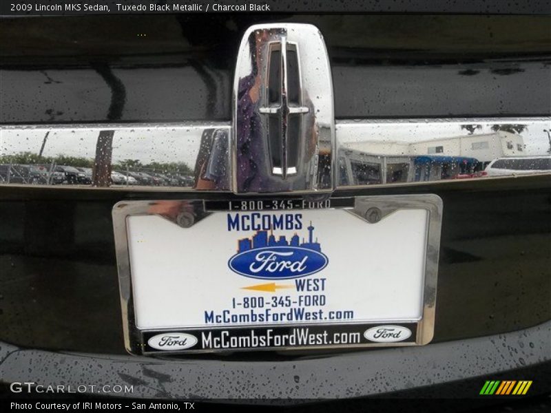 Tuxedo Black Metallic / Charcoal Black 2009 Lincoln MKS Sedan