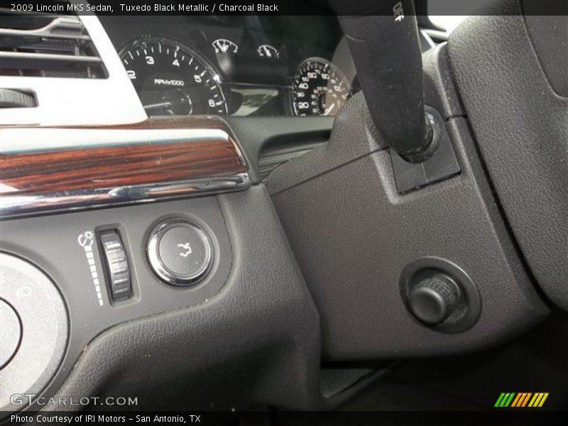 Tuxedo Black Metallic / Charcoal Black 2009 Lincoln MKS Sedan
