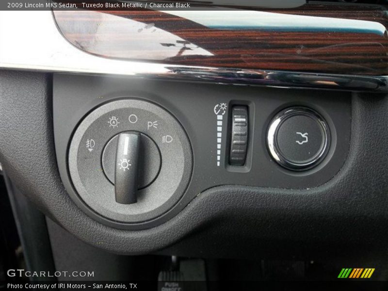 Tuxedo Black Metallic / Charcoal Black 2009 Lincoln MKS Sedan