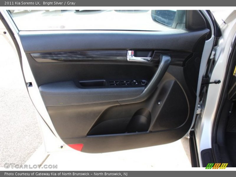 Bright Silver / Gray 2011 Kia Sorento LX