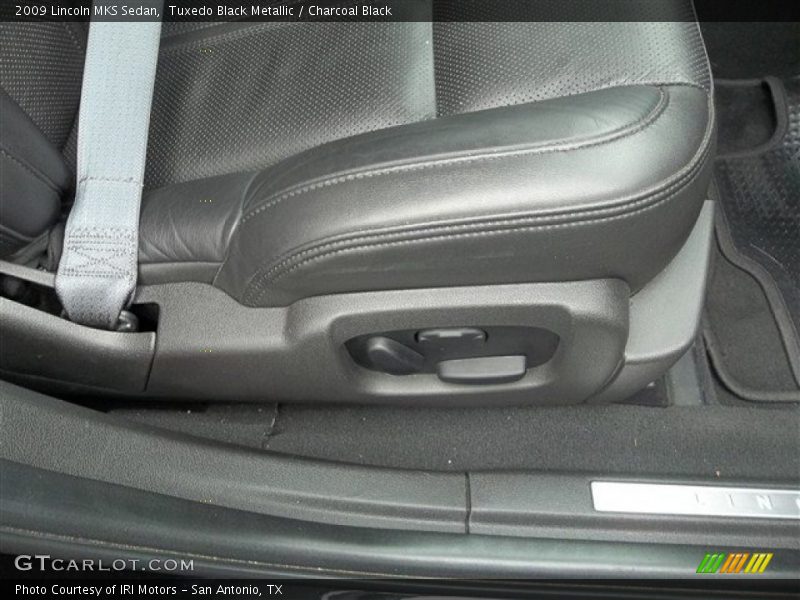 Tuxedo Black Metallic / Charcoal Black 2009 Lincoln MKS Sedan