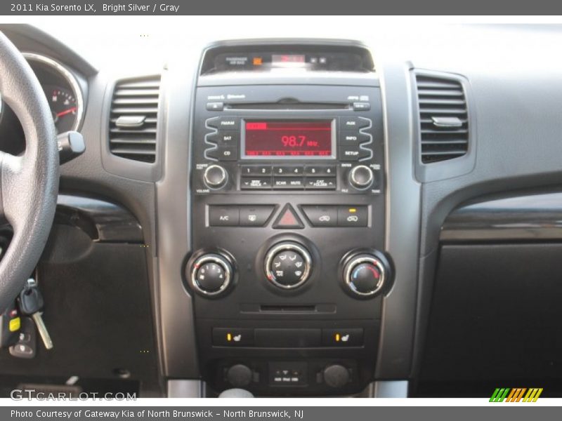 Bright Silver / Gray 2011 Kia Sorento LX