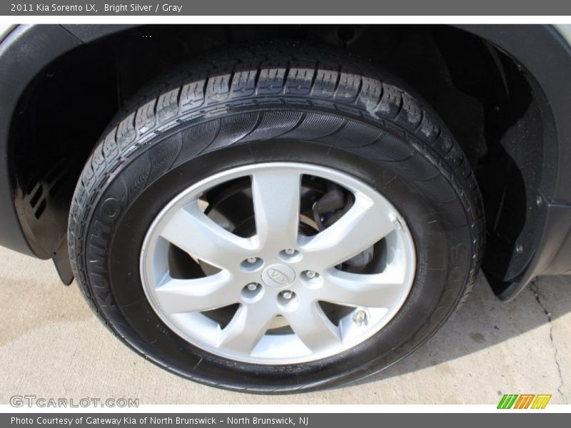 Bright Silver / Gray 2011 Kia Sorento LX
