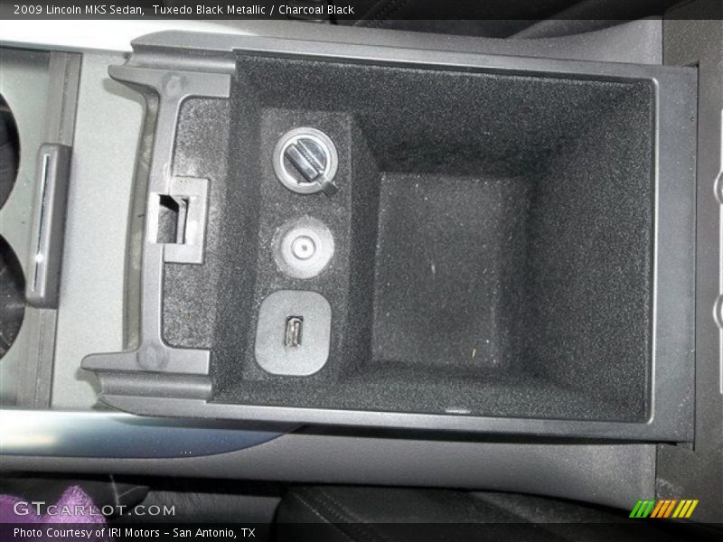 Tuxedo Black Metallic / Charcoal Black 2009 Lincoln MKS Sedan