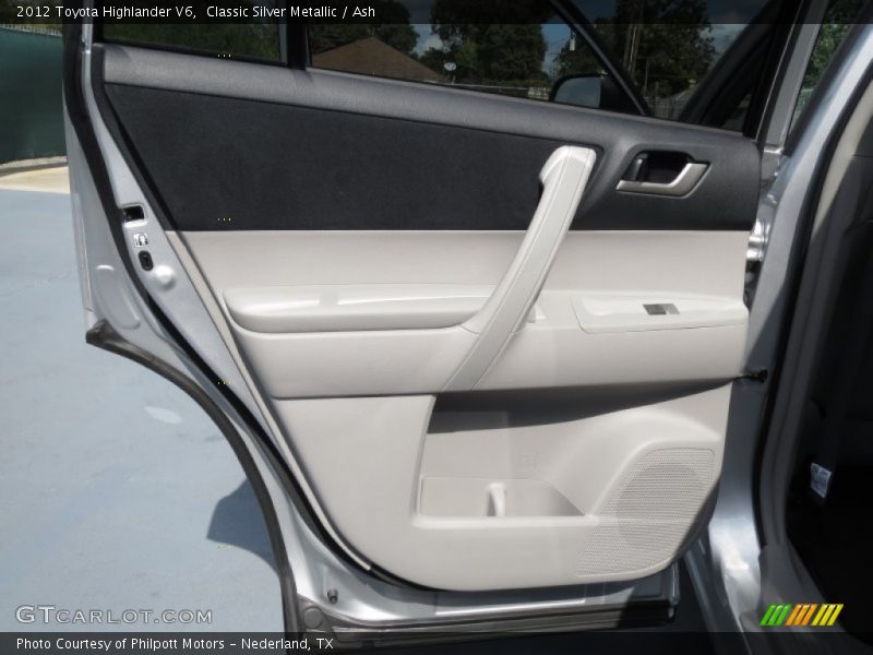 Classic Silver Metallic / Ash 2012 Toyota Highlander V6