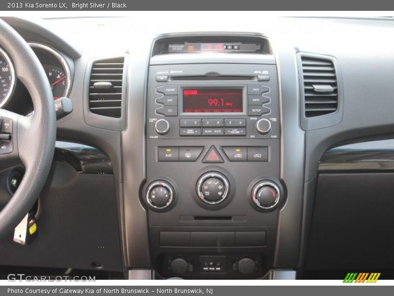 Bright Silver / Black 2013 Kia Sorento LX