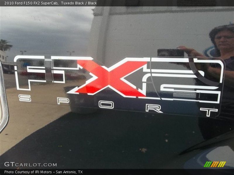 Tuxedo Black / Black 2010 Ford F150 FX2 SuperCab