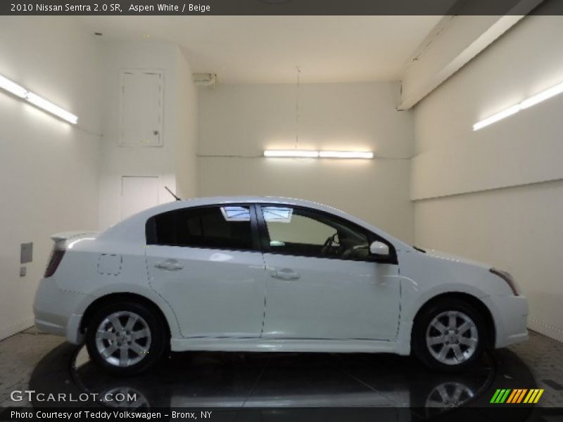 Aspen White / Beige 2010 Nissan Sentra 2.0 SR