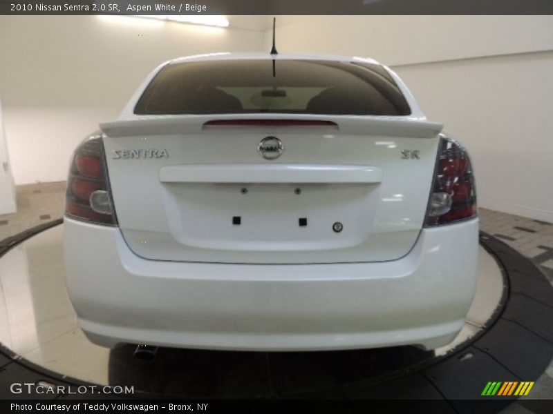 Aspen White / Beige 2010 Nissan Sentra 2.0 SR