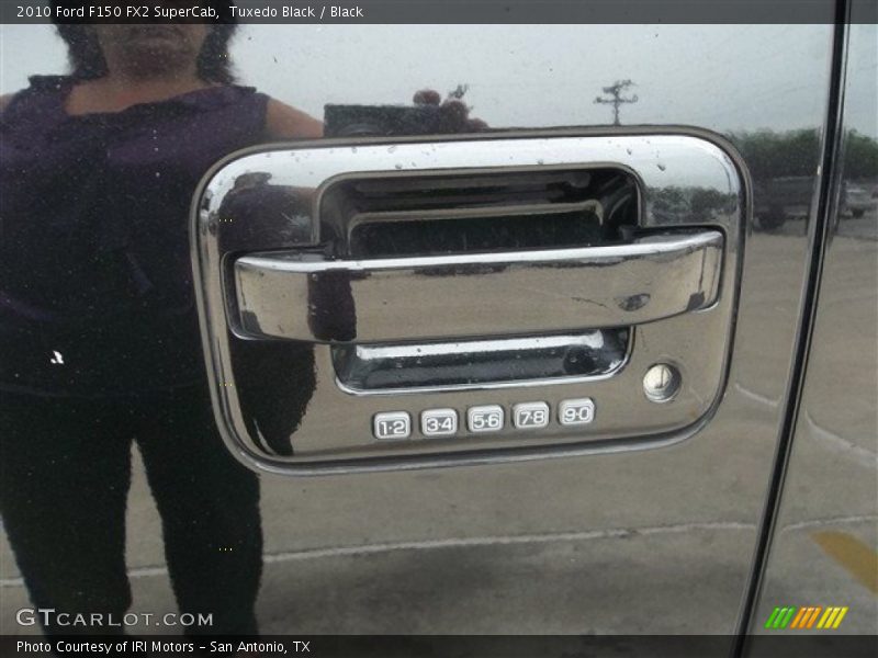 Tuxedo Black / Black 2010 Ford F150 FX2 SuperCab