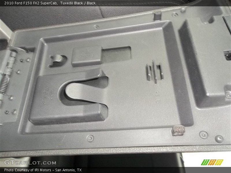 Tuxedo Black / Black 2010 Ford F150 FX2 SuperCab