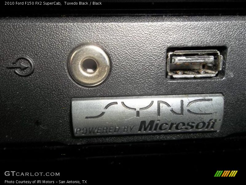 Tuxedo Black / Black 2010 Ford F150 FX2 SuperCab