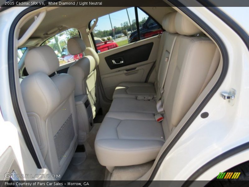 White Diamond / Light Neutral 2005 Cadillac SRX V6