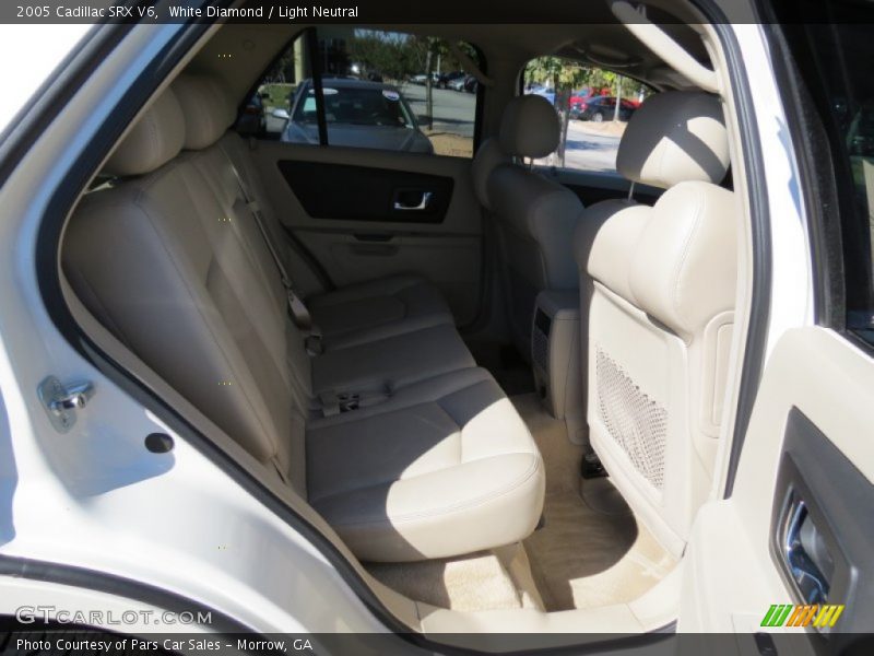 White Diamond / Light Neutral 2005 Cadillac SRX V6