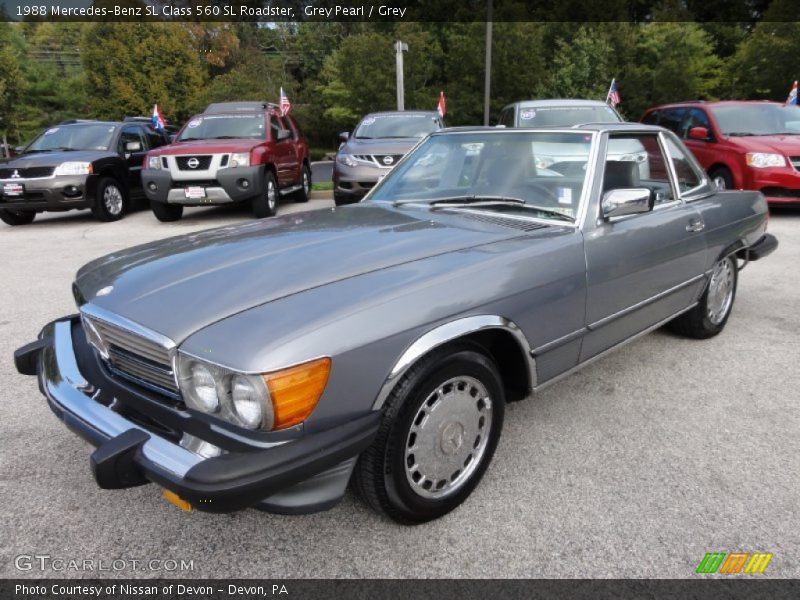 Front 3/4 View of 1988 SL Class 560 SL Roadster