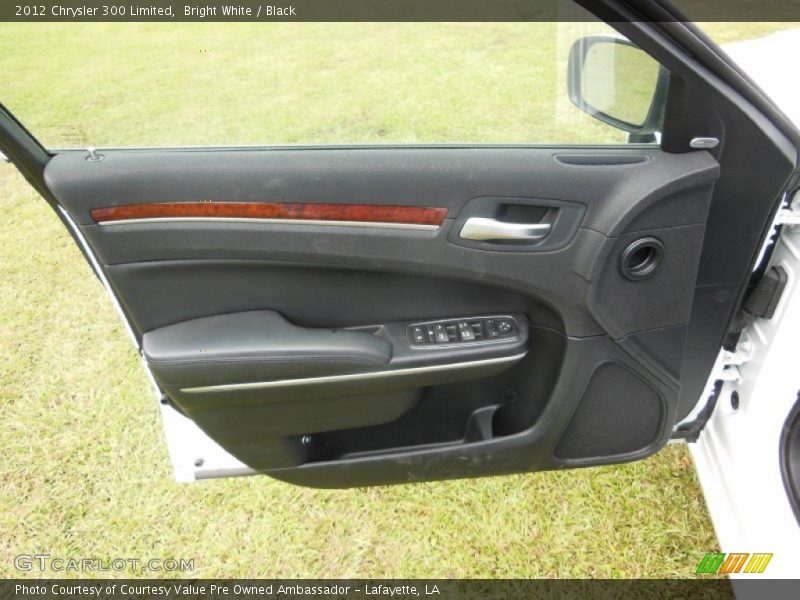 Bright White / Black 2012 Chrysler 300 Limited