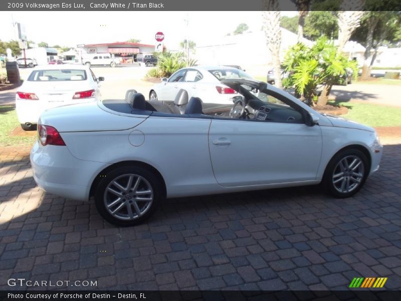 Candy White / Titan Black 2009 Volkswagen Eos Lux