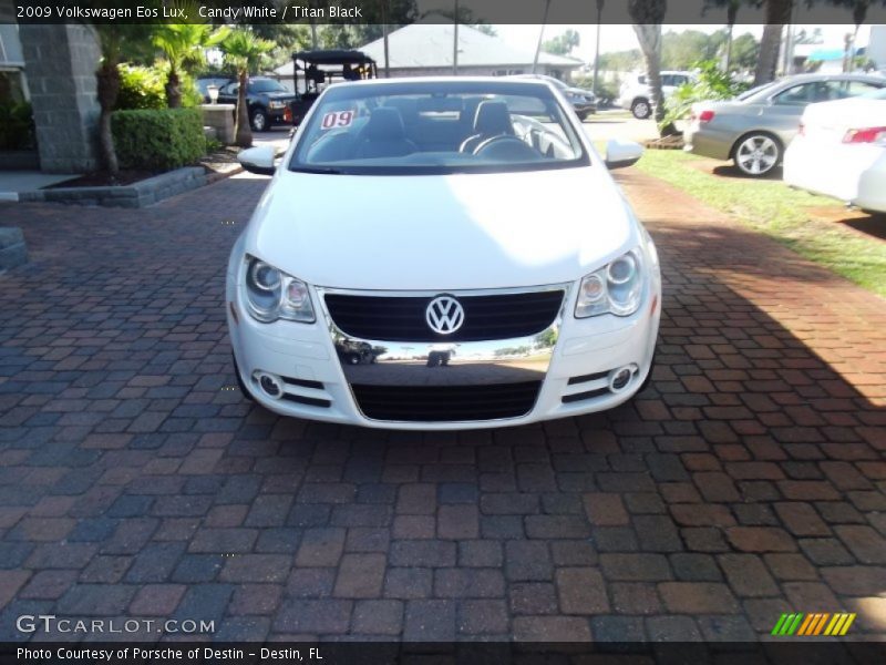 Candy White / Titan Black 2009 Volkswagen Eos Lux