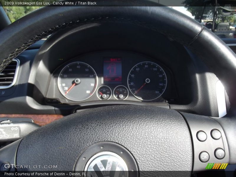 Candy White / Titan Black 2009 Volkswagen Eos Lux
