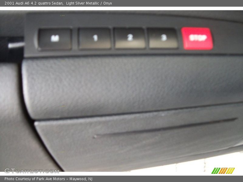 Light Silver Metallic / Onyx 2001 Audi A6 4.2 quattro Sedan