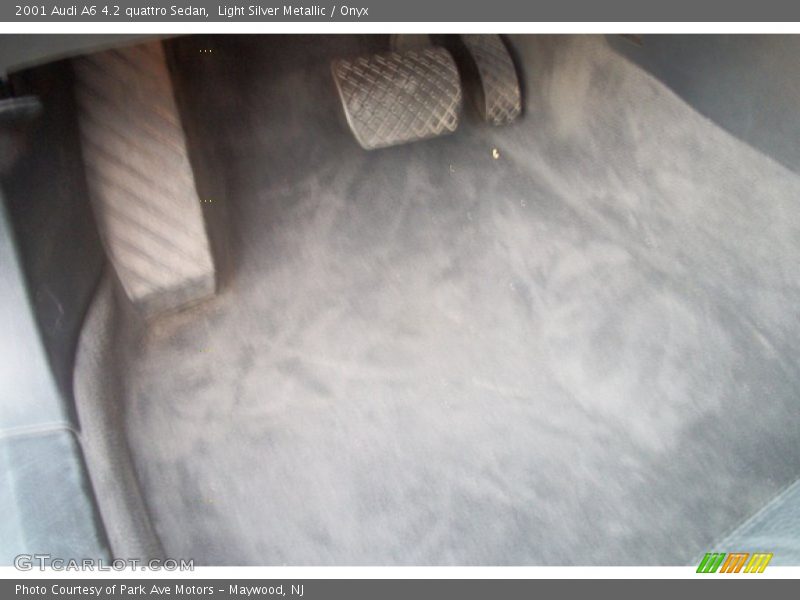 Light Silver Metallic / Onyx 2001 Audi A6 4.2 quattro Sedan