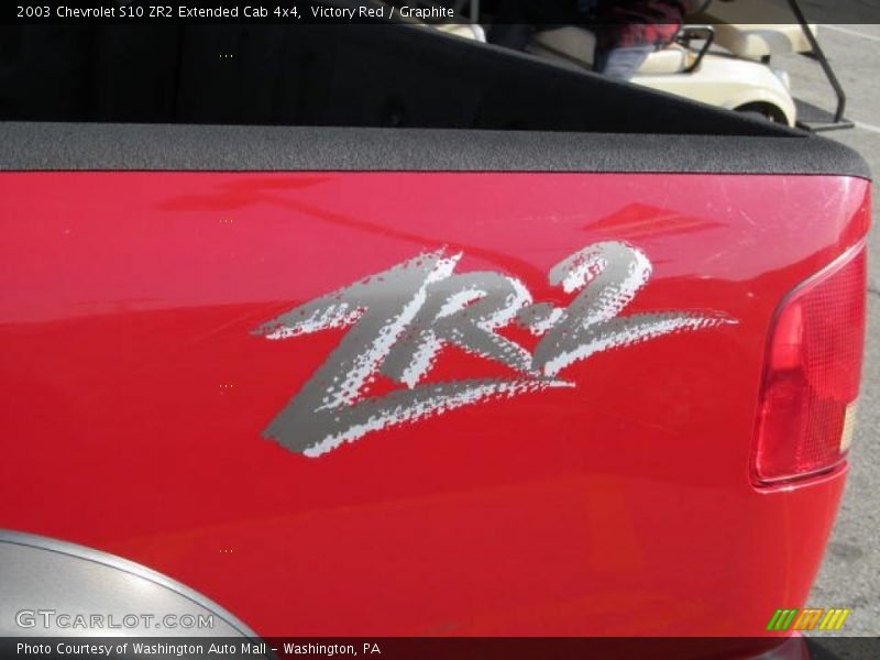 Victory Red / Graphite 2003 Chevrolet S10 ZR2 Extended Cab 4x4