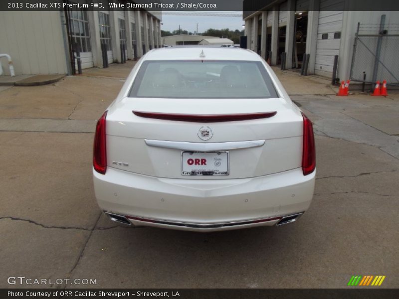 White Diamond Tricoat / Shale/Cocoa 2013 Cadillac XTS Premium FWD