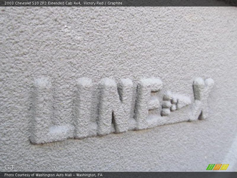 Victory Red / Graphite 2003 Chevrolet S10 ZR2 Extended Cab 4x4